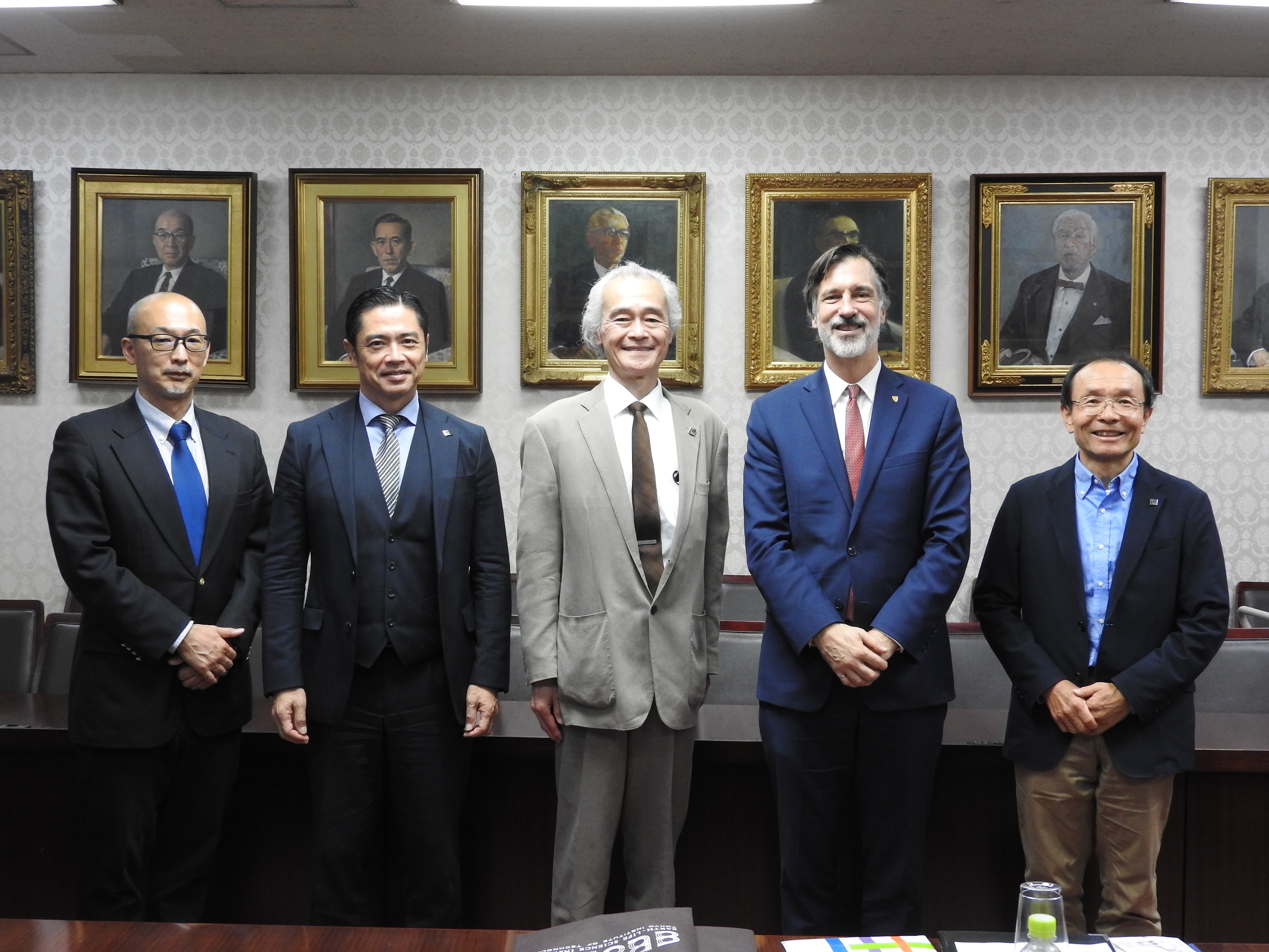 Professor Ian Rowlands, Associate Vice-President for International, University of Waterloo visits Tokyo Tech visits Tokyo Tech