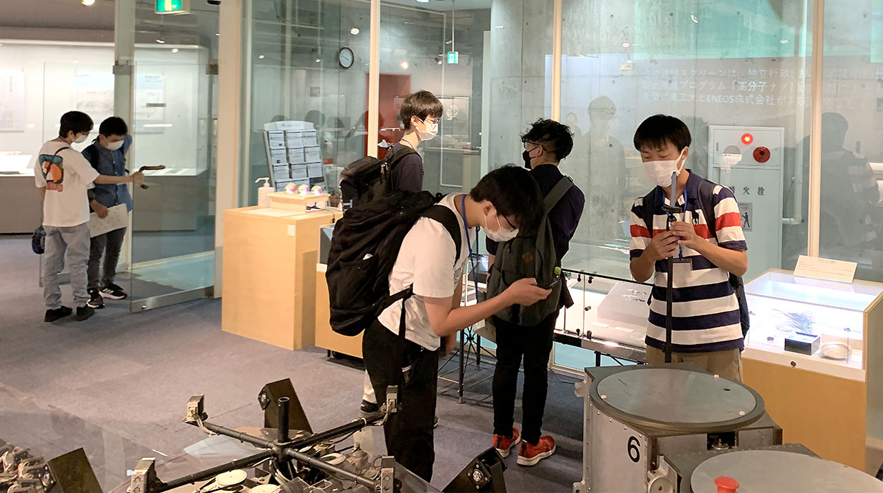 Affiliated high school students create website featuring panoramic views of Tokyo Tech Museum and Archives
