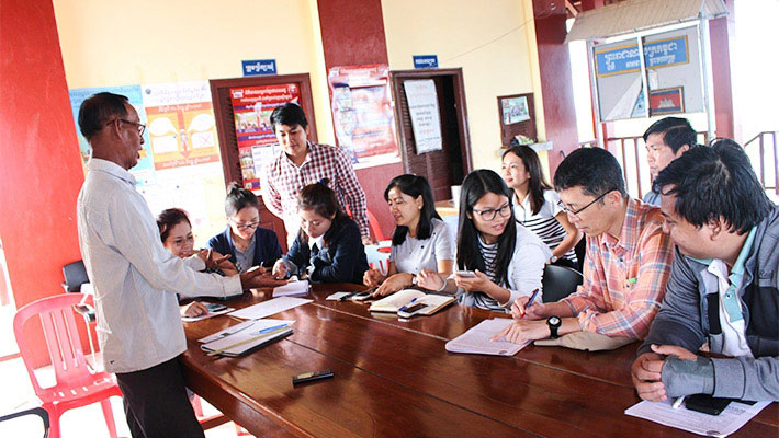 水上集落の村長らとの会合を実施。現地集落で調査協力を得ると同時に、現地調査を通じてカンボジアの若手研究者、大学生、現地住民に対して人材育成にも注力した。